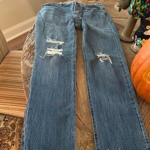 Old Navy Women’s Distressed Jeans Size 8